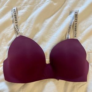 Victoria’s Secret No Underwire Bra in Maroon